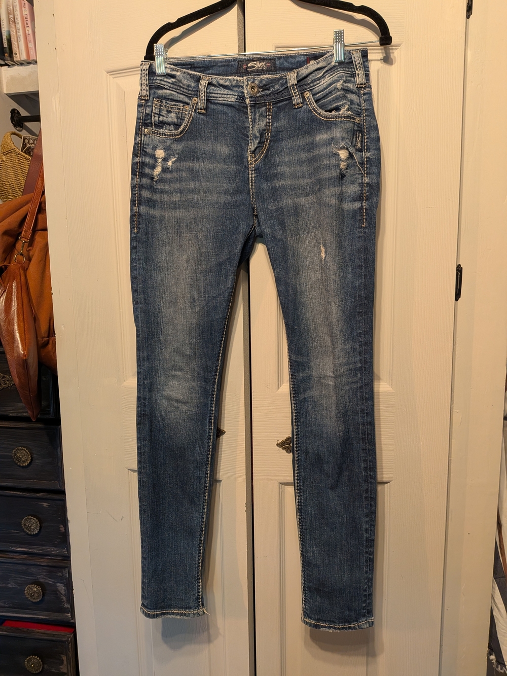 Silver Jeans Women's Y2K Distressed Skinny Jeans in Medium Blue Wash 28x29